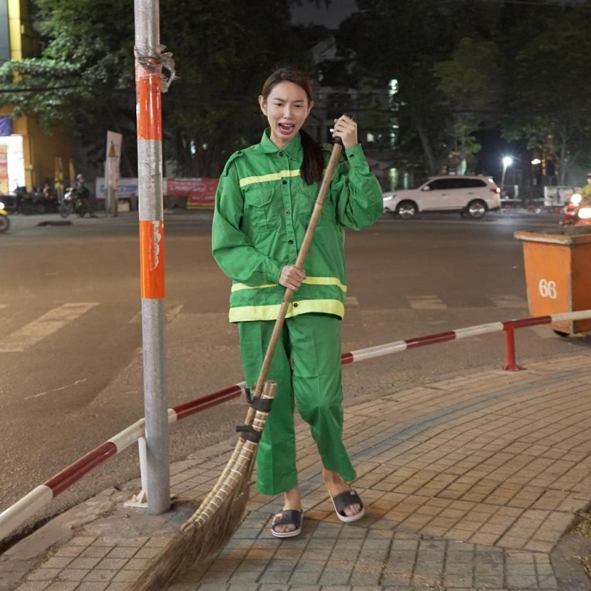 Thùy Tiên tái hiện thành công cuộc sống mưu sinh về đêm của người lao động ở TP.HCM Thùy Tiên tái hiện thành công cuộc sống mưu sinh về đêm của người lao động ở TP.HCM