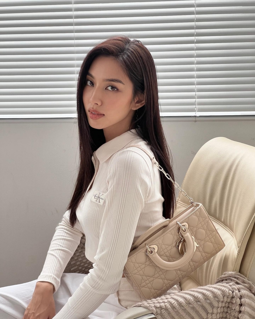 Dù kết thúc nhiệm kỳ song độ hot của Thùy Tiên chưa hề hạ nhiệt Dù kết thúc nhiệm kỳ song độ hot của Thùy Tiên chưa hề hạ nhiệt