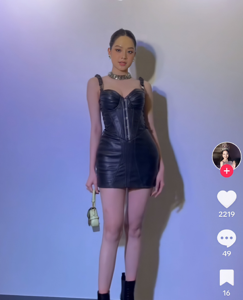 Thanh Thủy khoe trọn hình thể nóng bỏng Thanh Thủy khoe trọn hình thể nóng bỏng