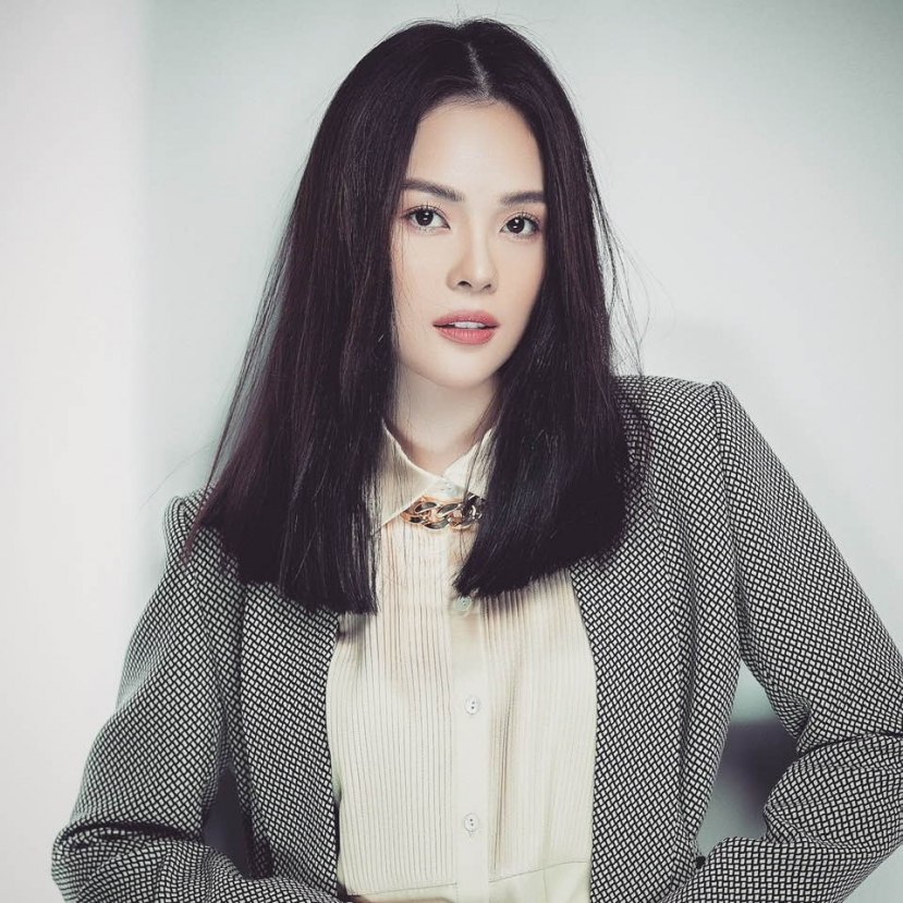 Dương Cẩm Lynh lao động chăm chỉ để kiếm tiền chăm con lẫn trả nợ Dương Cẩm Lynh lao động chăm chỉ để kiếm tiền chăm con lẫn trả nợ