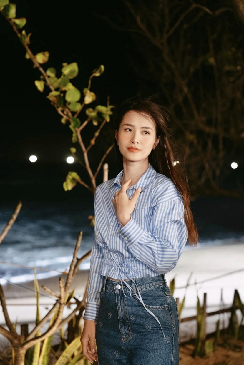 Đông Nhi gợi nhớ về những cột mốc vàng son trong sự nghiệp thông qua MV mới Đông Nhi gợi nhớ về những cột mốc vàng son trong sự nghiệp thông qua MV mới
