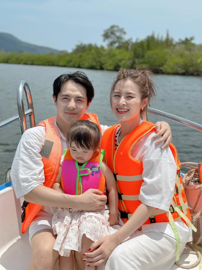 Tổ ấm viên mãn của Đông Nhi Tổ ấm viên mãn của Đông Nhi