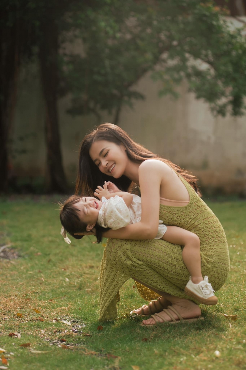 Winnie càng lớn càng giống mẹ Winnie càng lớn càng giống mẹ