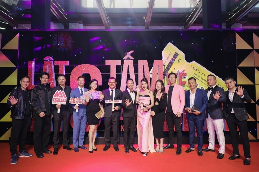 Lật Mặt 6: Tấm Vé Định Mệnh của đạo diễn Lý Hải hiện vẫn đang tạo nên cơn sốt phòng vé Lật Mặt 6: Tấm Vé Định Mệnh của đạo diễn Lý Hải hiện vẫn đang tạo nên cơn sốt phòng vé