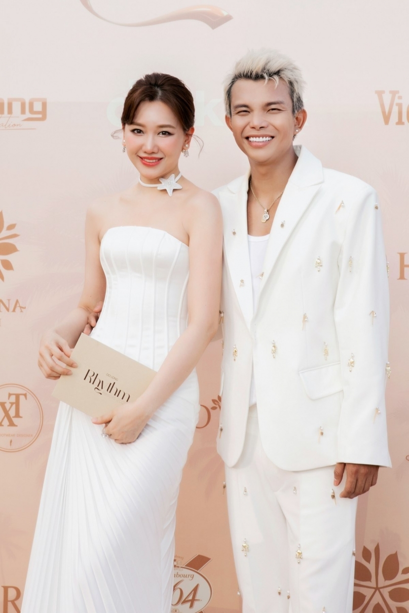Hari Won hiếm hoi lộ diện giữa loạt ồn ào của Trấn Thành, cô rạng rỡ bên Đỗ Long Hari Won hiếm hoi lộ diện giữa loạt ồn ào của Trấn Thành, cô rạng rỡ bên Đỗ Long