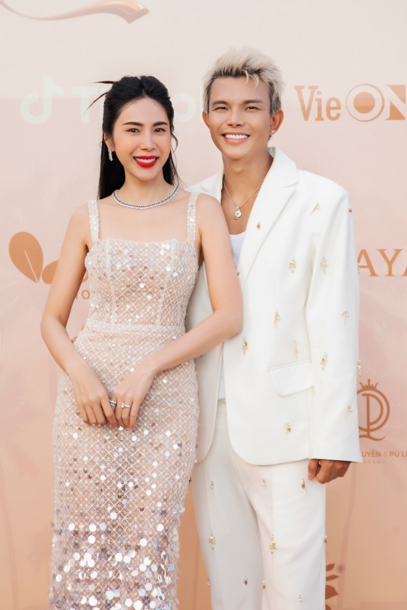 Thủy Tiên là đồng nghiệp thân thiết của Đỗ Long Thủy Tiên là đồng nghiệp thân thiết của Đỗ Long