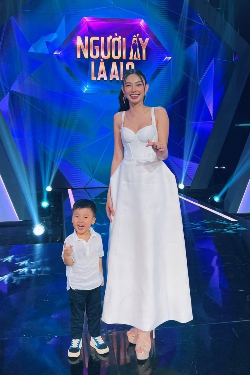 Thùy Tiên luôn bày tỏ sự mến mộ đối với bé Bo Thùy Tiên luôn bày tỏ sự mến mộ đối với bé Bo