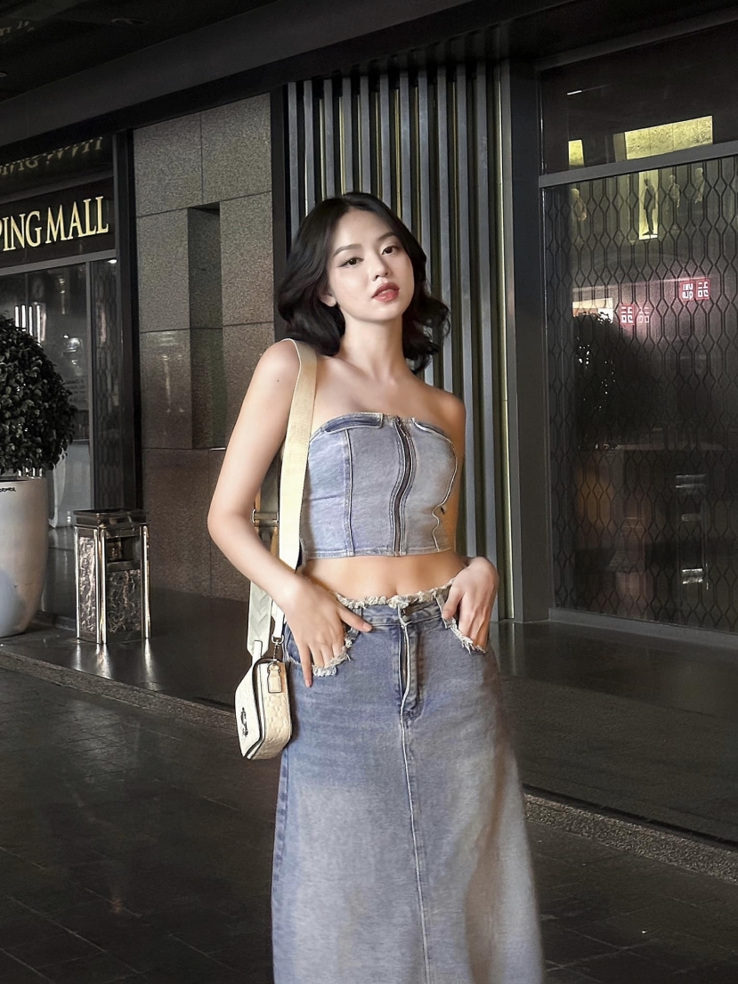 Hoa hậu Thanh Thủy liên tục khoe eo thon bụng phẳng, diện mạo lên hương vù vù hậu 'dao kéo' - Ảnh 7 Hoa hậu Thanh Thủy liên tục khoe eo thon bụng phẳng, diện mạo lên hương vù vù hậu 'dao kéo' - Ảnh 7