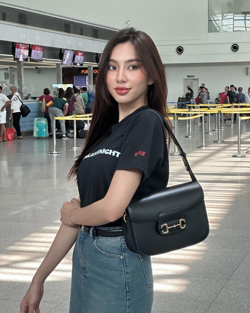 Thời trang sân bay của Thùy Tiên Thời trang sân bay của Thùy Tiên