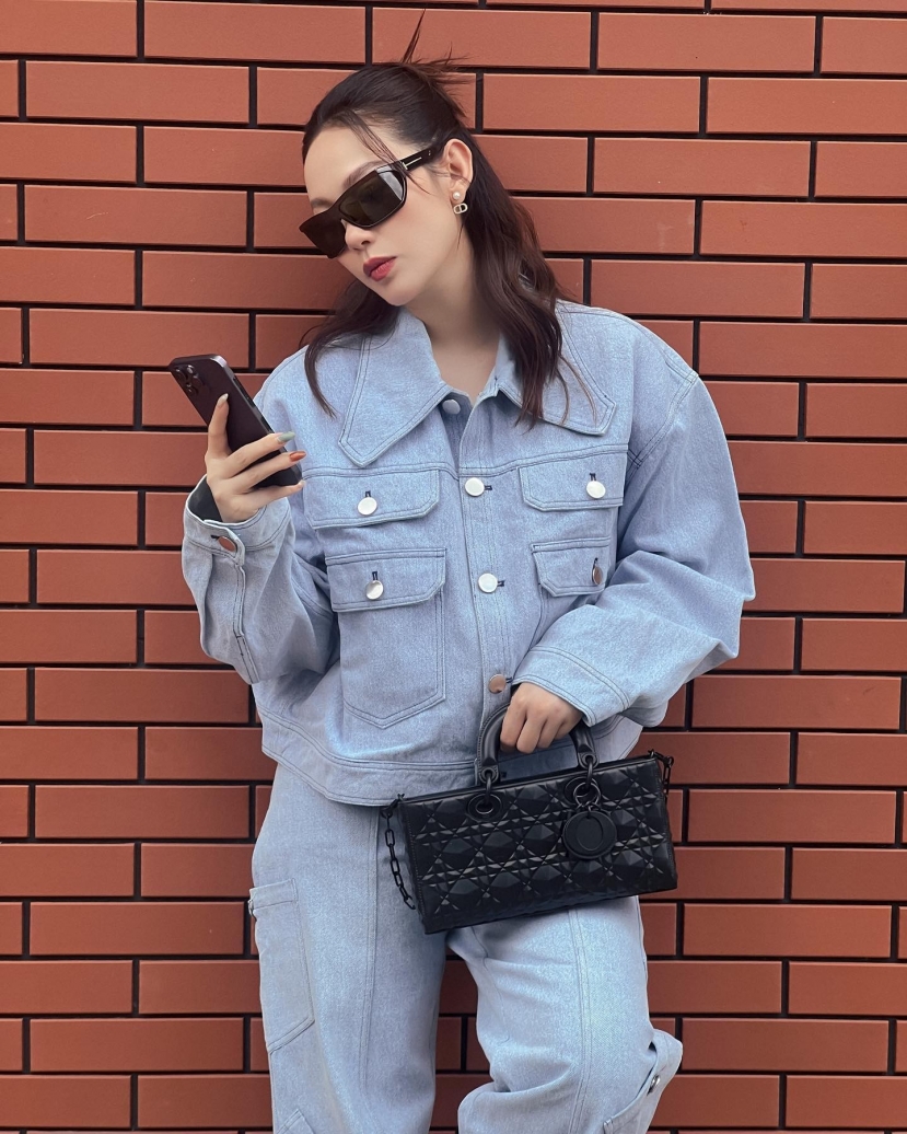 Cô năng động xuống phố nhưng vẫn đảm bảo được sự thoải mái Cô năng động xuống phố nhưng vẫn đảm bảo được sự thoải mái