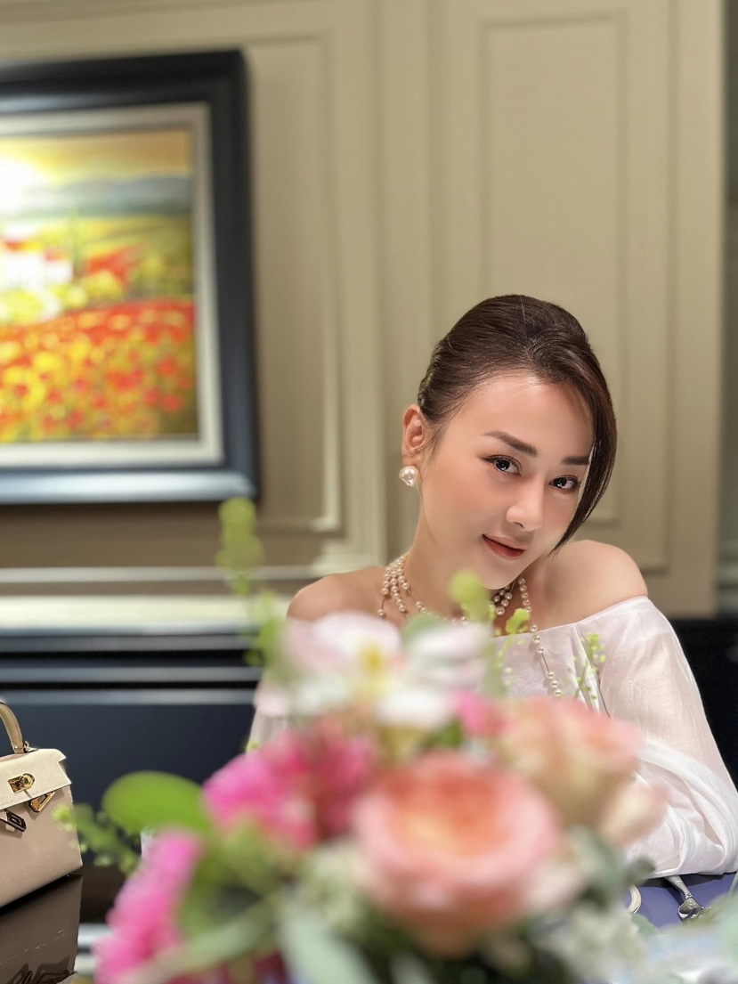 Phương Oanh chăm chút diện mạo mỗi khi xuất hiện Phương Oanh chăm chút diện mạo mỗi khi xuất hiện