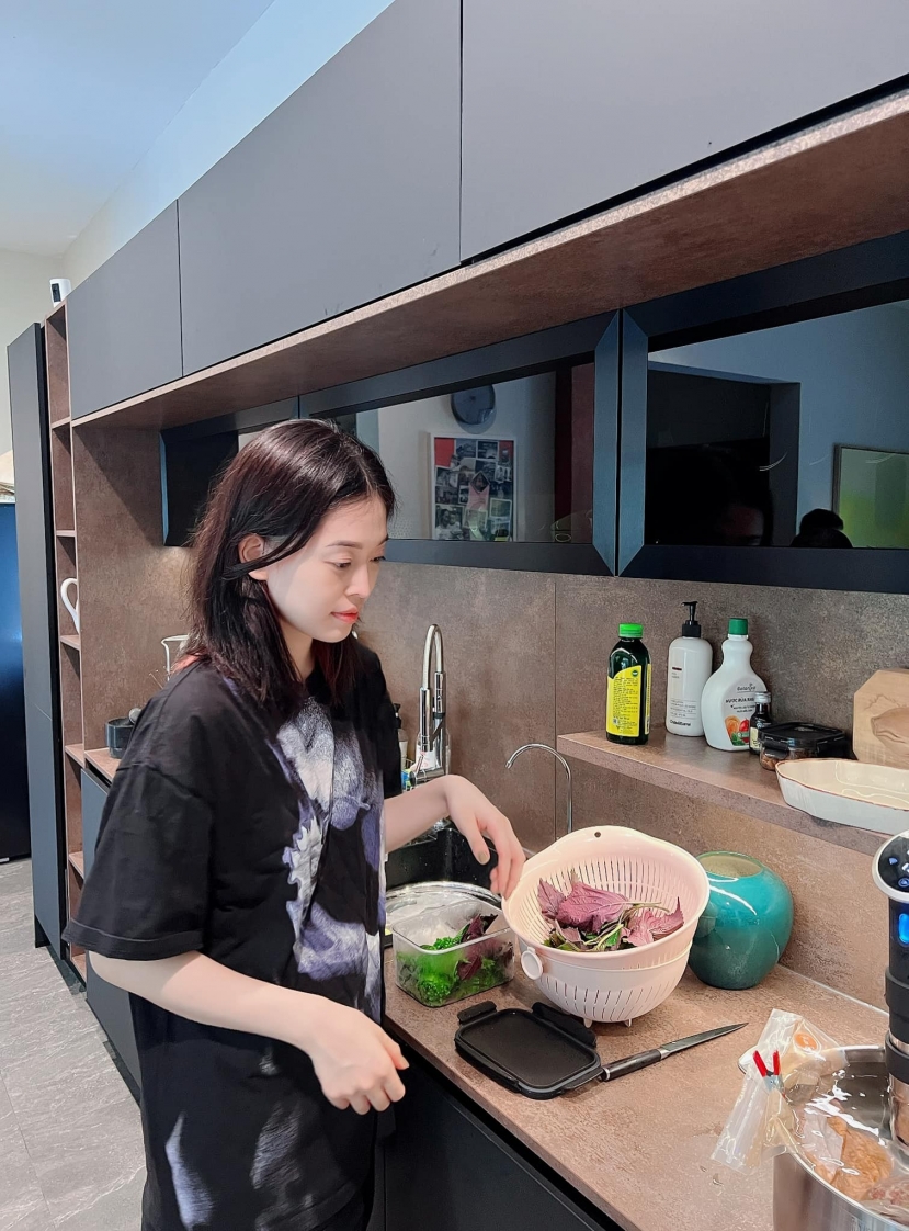 Phương Nga chăm chỉ làm việc nhà sau khi hay tin BLACKPINK tổ chức concert ở Hà Nội, Bình An cũng hoang mang Phương Nga chăm chỉ làm việc nhà sau khi hay tin BLACKPINK tổ chức concert ở Hà Nội, Bình An cũng hoang mang