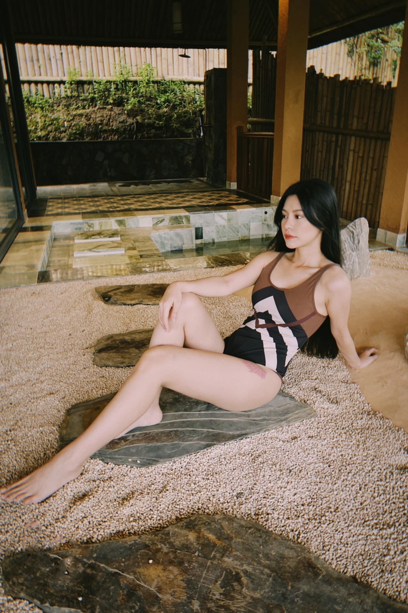 Monokini được Bùi Lan Hương ưa chuộng Monokini được Bùi Lan Hương ưa chuộng