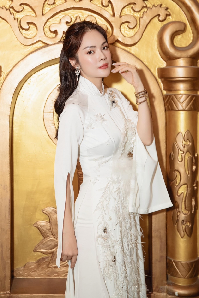 Dương Cẩm Lynh bị mỉa mai 'đẹp người không đẹp nết', chính chủ phản ứng thế nào? - Ảnh 2 Dương Cẩm Lynh bị mỉa mai 'đẹp người không đẹp nết', chính chủ phản ứng thế nào? - Ảnh 2