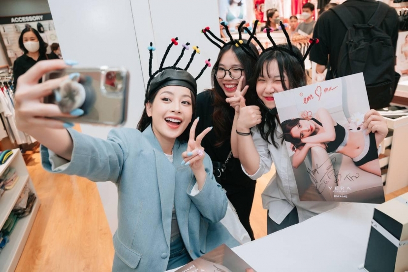 Chi Pu nhận được tình yêu từ khán giả Việt Nam lẫn Trung Quốc Chi Pu nhận được tình yêu từ khán giả Việt Nam lẫn Trung Quốc