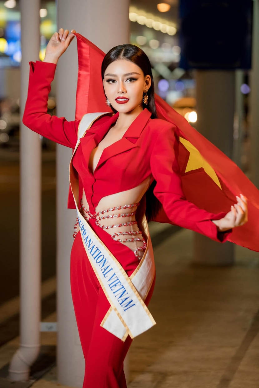 Đăng quang Á hậu Miss Supranational 2023, Đặng Thanh Ngân về nước trong lặng lẽ - Ảnh 3 Đăng quang Á hậu Miss Supranational 2023, Đặng Thanh Ngân về nước trong lặng lẽ - Ảnh 3