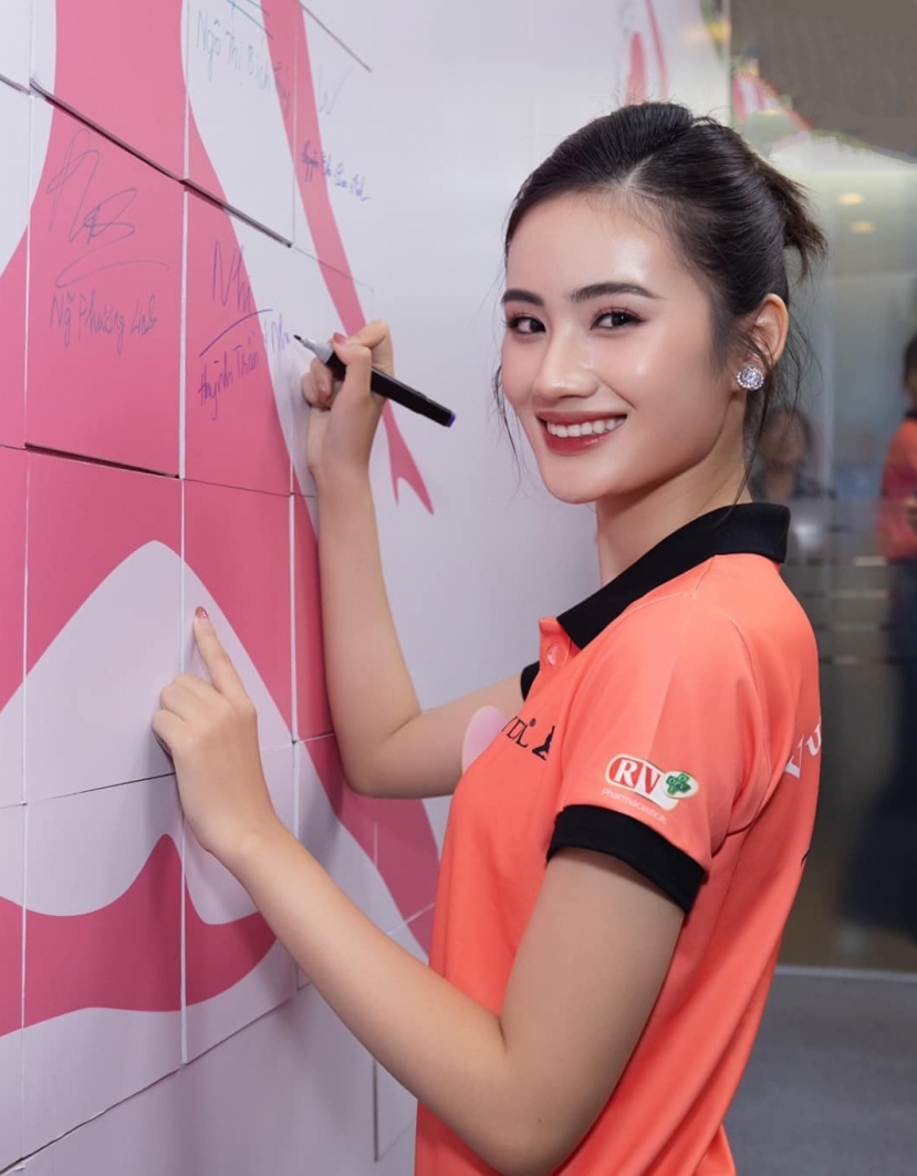 Nhan sắc đời thường của Ý Nhi Nhan sắc đời thường của Ý Nhi