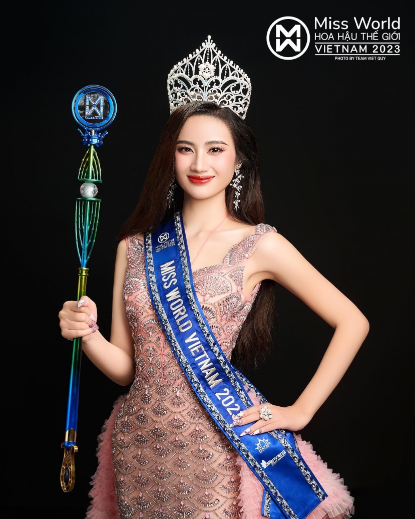 Không ít nghệ sĩ Việt lên tiếng xoay quanh ồn ào của Ý Nhi Không ít nghệ sĩ Việt lên tiếng xoay quanh ồn ào của Ý Nhi