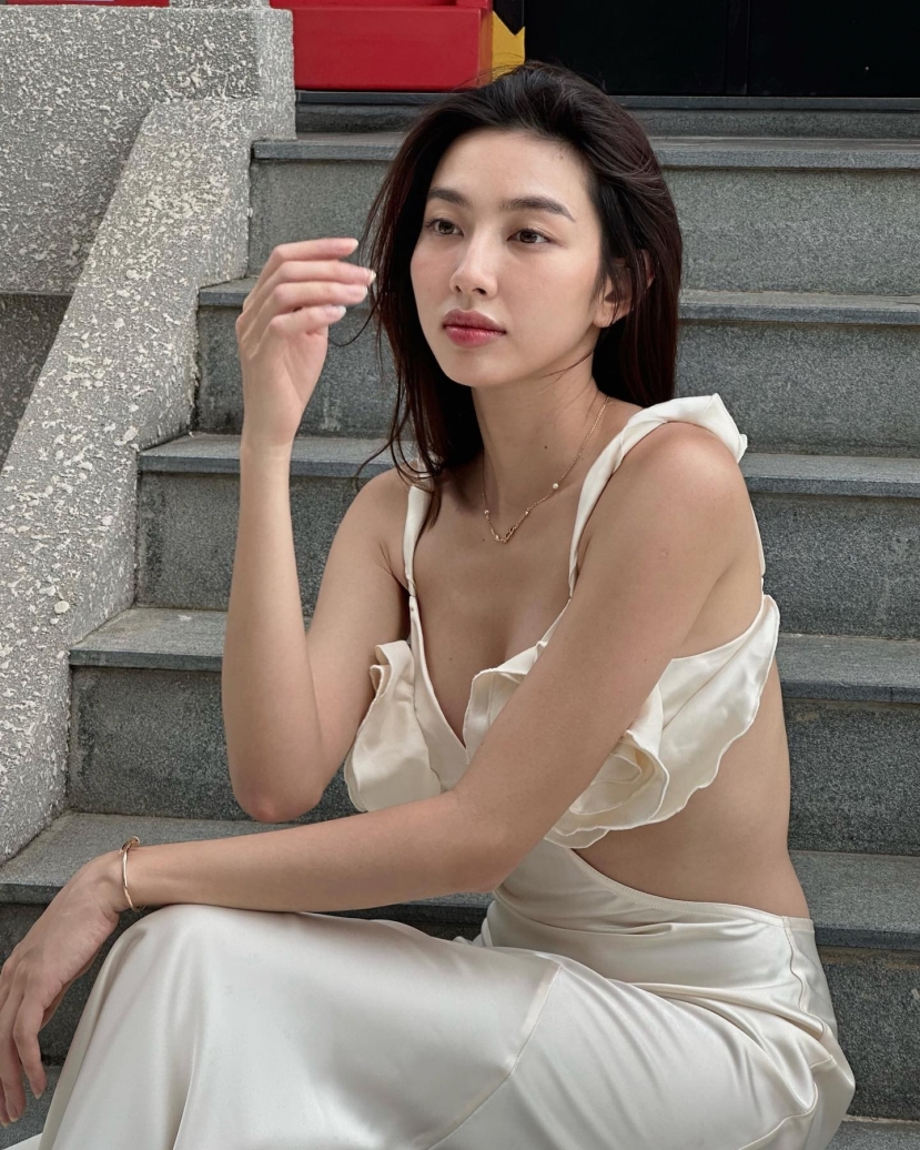 Ông Nawat đến Việt Nam, Thùy Tiên lại vắng mặt: Nguyên nhân là gì? - Ảnh 1 Ông Nawat đến Việt Nam, Thùy Tiên lại vắng mặt: Nguyên nhân là gì? - Ảnh 1