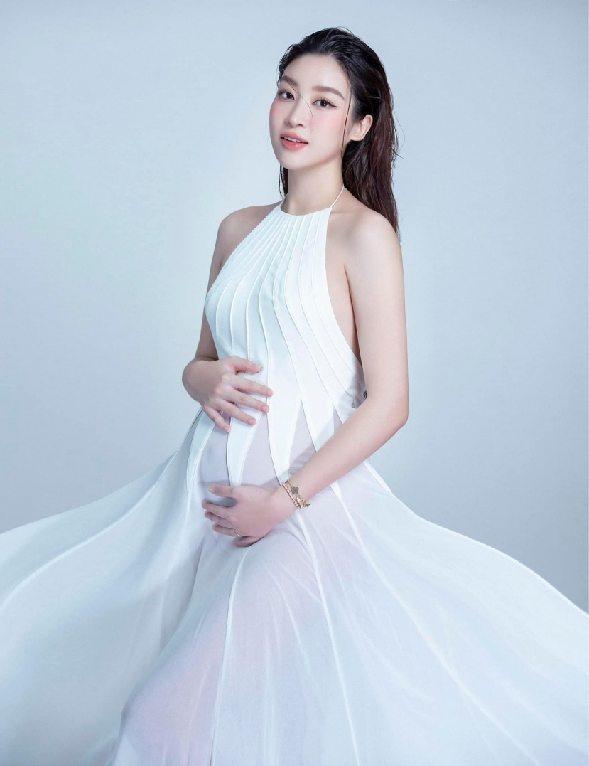 Bà Phạm Kim Dung nhắn nhủ đến Đỗ Mỹ Linh nhân dịp đặc biệt - Ảnh 1 Bà Phạm Kim Dung nhắn nhủ đến Đỗ Mỹ Linh nhân dịp đặc biệt - Ảnh 1