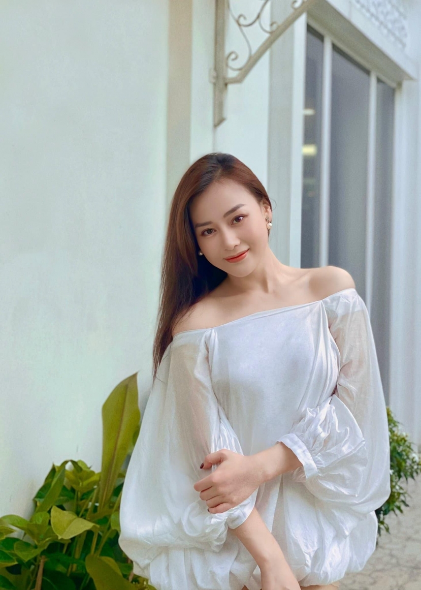 Phương Oanh hiếm hoi tham gia hoạt động showbiz hậu nên duyên với Shark Bình, phong độ thế nào? - Ảnh 1 Phương Oanh hiếm hoi tham gia hoạt động showbiz hậu nên duyên với Shark Bình, phong độ thế nào? - Ảnh 1
