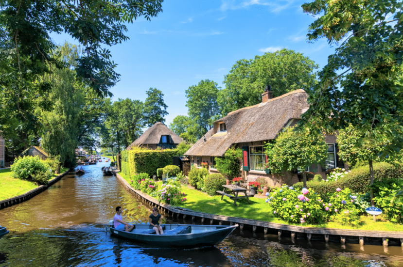 Làng Giethoorn ở Hà Lan đẹp như một bức tranh Làng Giethoorn ở Hà Lan đẹp như một bức tranh