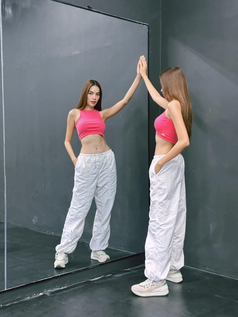 Lê Hoàng Phương chia sẻ hình ảnh chụp tại phòng tập, bừng khí thế 'hổ chiến' Lê Hoàng Phương chia sẻ hình ảnh chụp tại phòng tập, bừng khí thế 'hổ chiến'