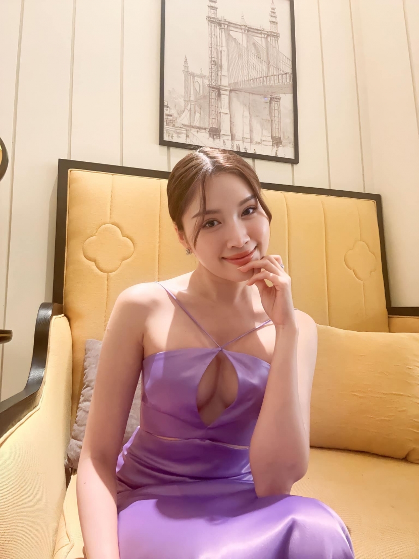 Thanh Thanh Huyền chuộng váy áo khoe vòng 1 Thanh Thanh Huyền chuộng váy áo khoe vòng 1