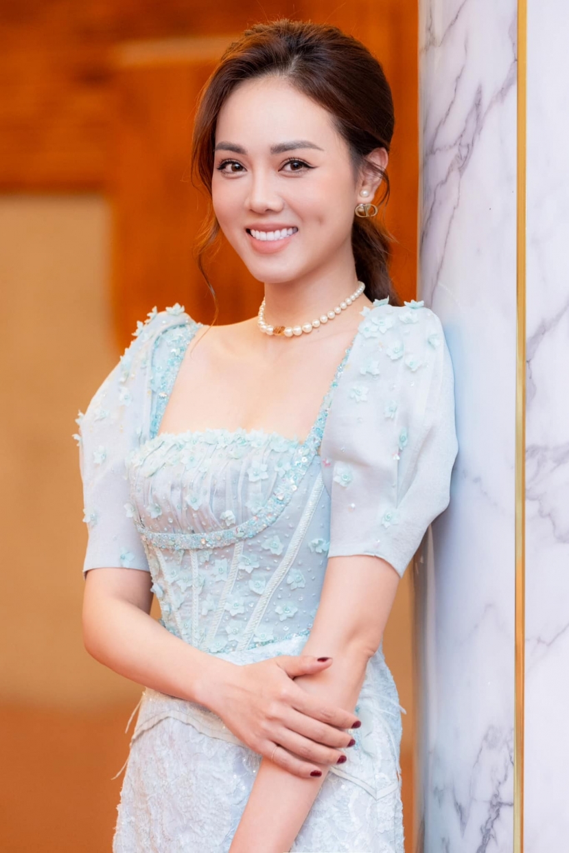 Ngọc Hà luôn ở bên, tận tình chăm sóc và đồng hành cùng hành trình hồi phục sức khỏe của Công Lý Ngọc Hà luôn ở bên, tận tình chăm sóc và đồng hành cùng hành trình hồi phục sức khỏe của Công Lý