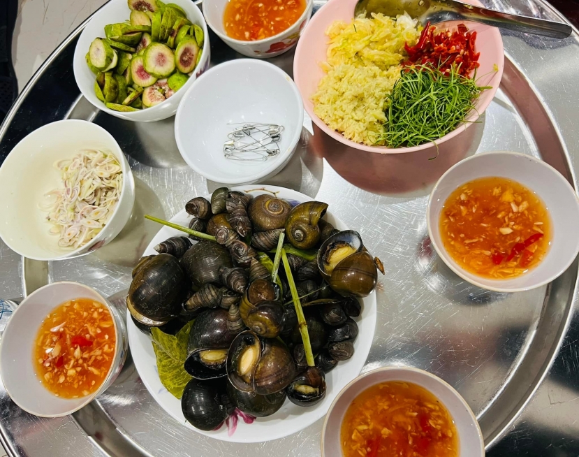 Phương Oanh khoe mâm cơm ngày mưa, dân tình ngưỡng mộ Shark Bình 'số hưởng' - Ảnh 2 Phương Oanh khoe mâm cơm ngày mưa, dân tình ngưỡng mộ Shark Bình 'số hưởng' - Ảnh 2