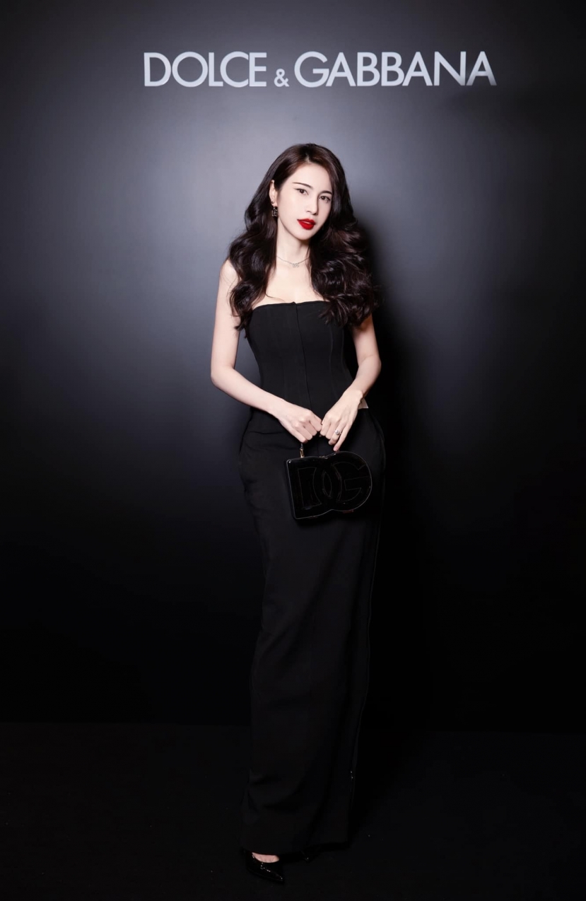 Thủy Tiên ngày càng thăng hạng diện mạo Thủy Tiên ngày càng thăng hạng diện mạo