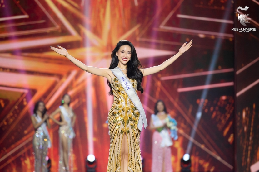 Ồn ào chồng chất, Bùi Quỳnh Hoa có mất vé thi Miss Universe 2023? - Ảnh 1 Ồn ào chồng chất, Bùi Quỳnh Hoa có mất vé thi Miss Universe 2023? - Ảnh 1