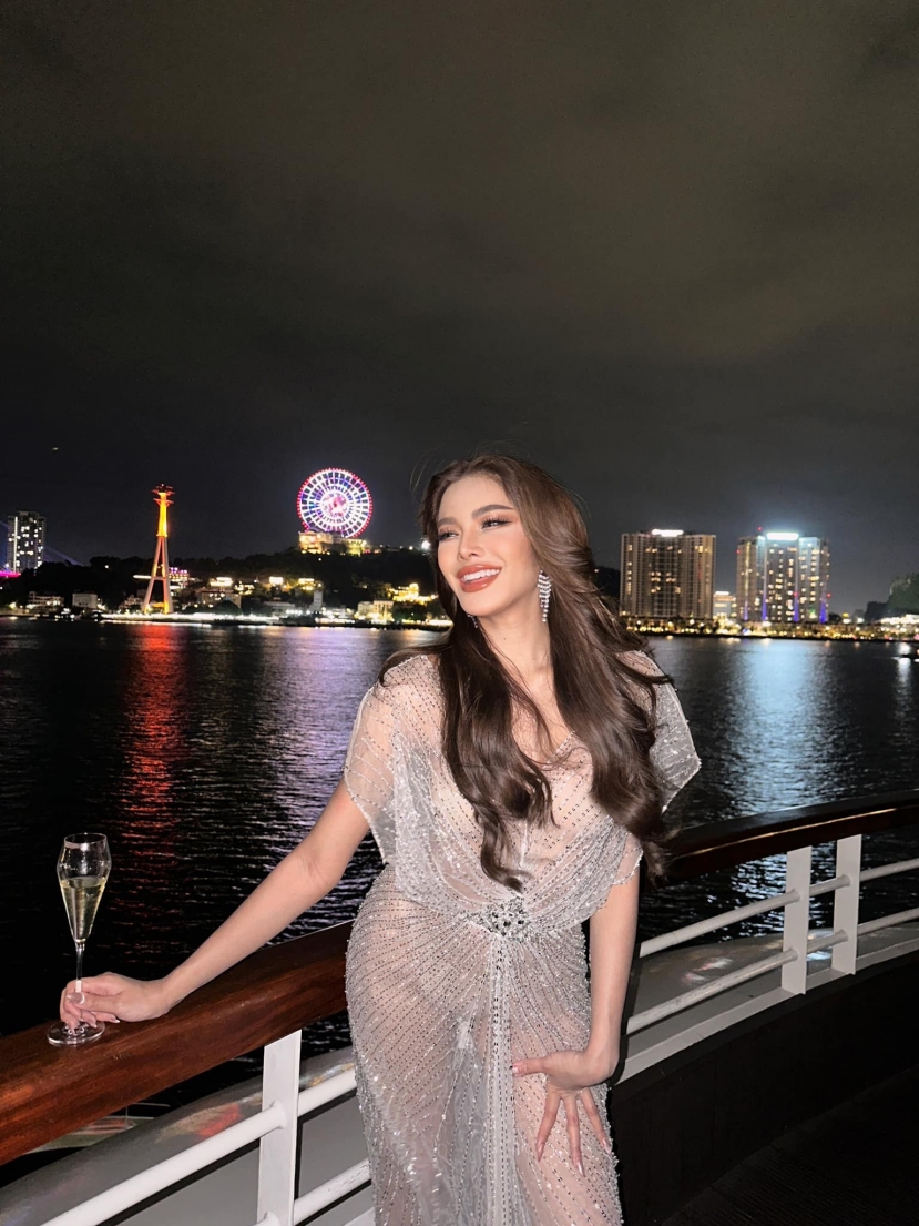 Thí sinh Miss Grand International 2023 gây 'nhức mắt' khi diện váy xuyên thấu - Ảnh 2 Thí sinh Miss Grand International 2023 gây 'nhức mắt' khi diện váy xuyên thấu - Ảnh 2