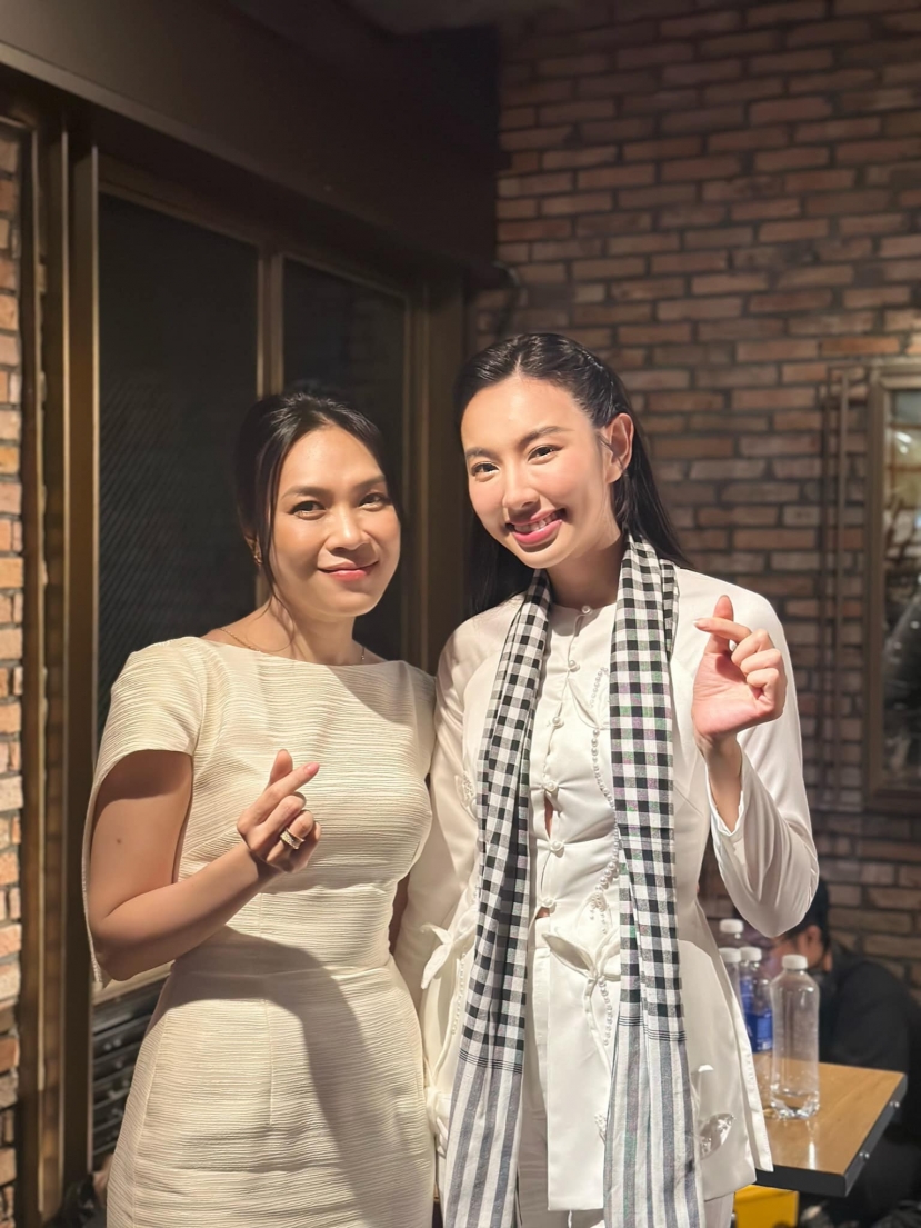 Thùy Tiên gây sốt khi chia sẻ hình ảnh cạnh Mỹ Tâm Thùy Tiên gây sốt khi chia sẻ hình ảnh cạnh Mỹ Tâm