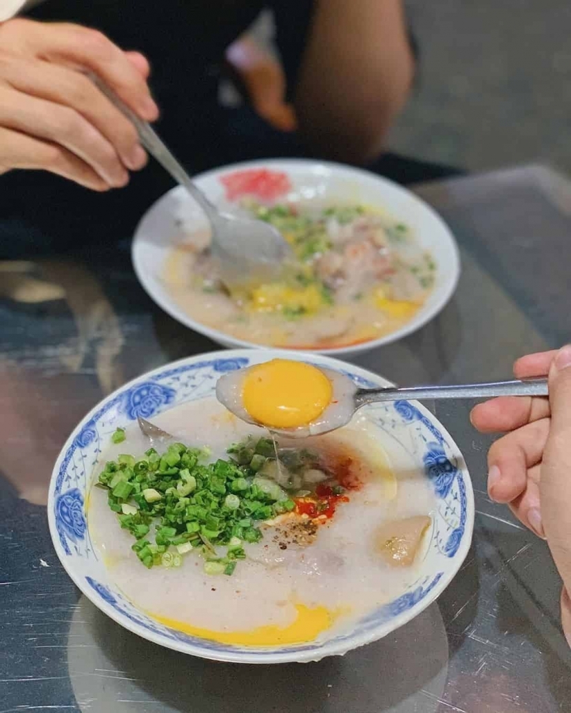 Cháo có thể là một lựa chọn bữa sáng dinh dưỡng, vừa dễ ăn vừa dễ chế biến Cháo có thể là một lựa chọn bữa sáng dinh dưỡng, vừa dễ ăn vừa dễ chế biến