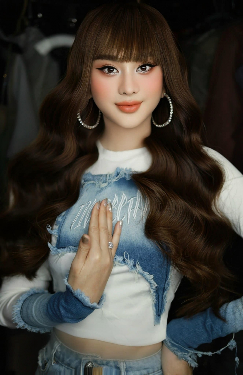 Lâm Khánh Chi đánh đổi nhiều để sở hữu diện mạo xinh đẹp Lâm Khánh Chi đánh đổi nhiều để sở hữu diện mạo xinh đẹp