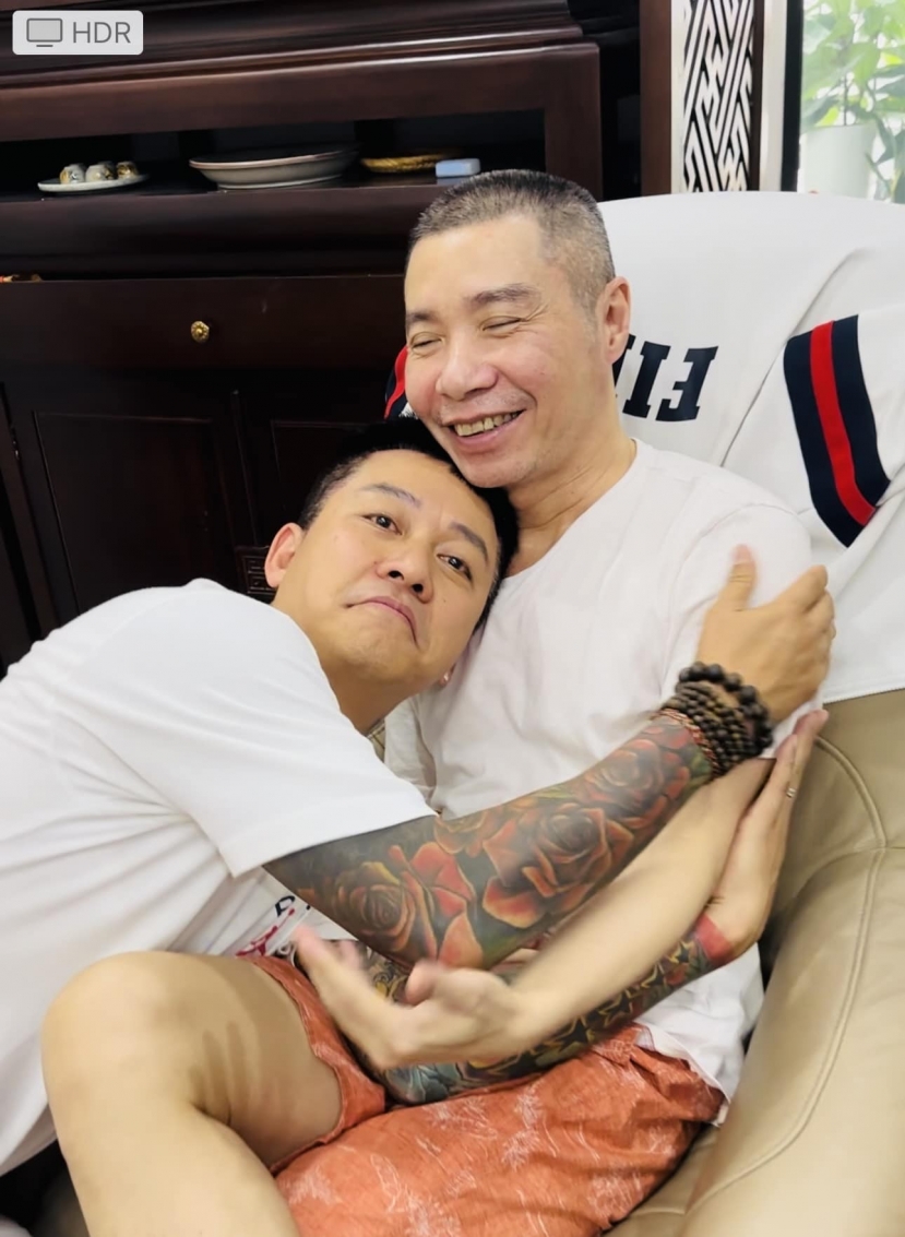 Suốt thời gian điều trị bệnh, Công Lý luôn được quan tâm, yêu mến từ các đồng nghiệp Suốt thời gian điều trị bệnh, Công Lý luôn được quan tâm, yêu mến từ các đồng nghiệp