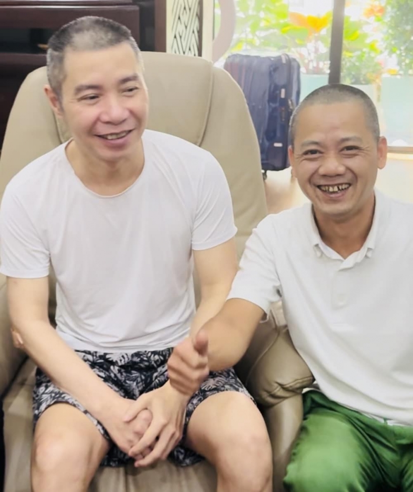 Đồng nghiệp thường đến nhà riêng để thăm hỏi nam nghệ sĩ Đồng nghiệp thường đến nhà riêng để thăm hỏi nam nghệ sĩ