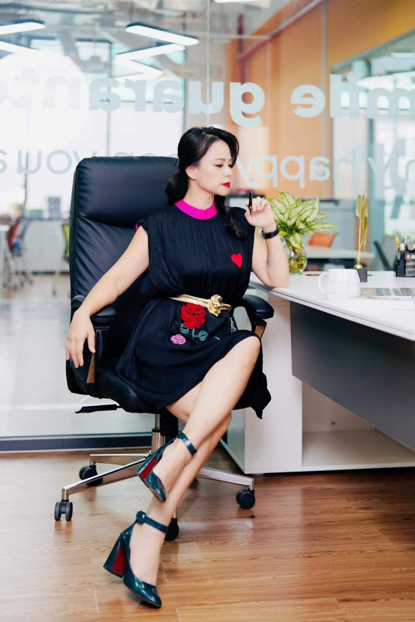 Bà Đào Lan Hương dần thay đổi hình tượng năng động và phóng khoáng hơn. Ảnh: FBNV Bà Đào Lan Hương dần thay đổi hình tượng năng động và phóng khoáng hơn. Ảnh: FBNV