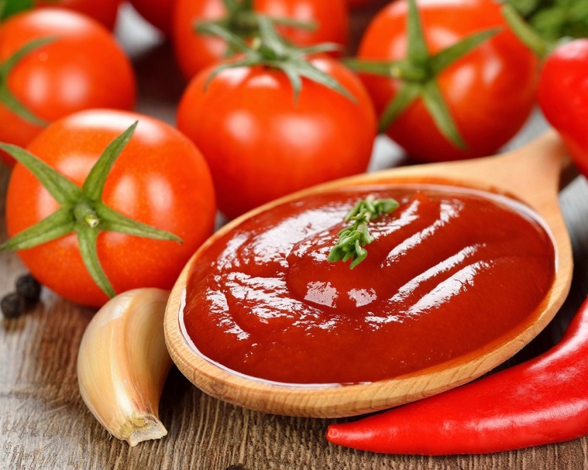 Việc tiêu thụ cà chua hộp hoặc nước cà chua có thêm đường có thể làm tăng lượng đường trong máu. Việc tiêu thụ cà chua hộp hoặc nước cà chua có thêm đường có thể làm tăng lượng đường trong máu.
