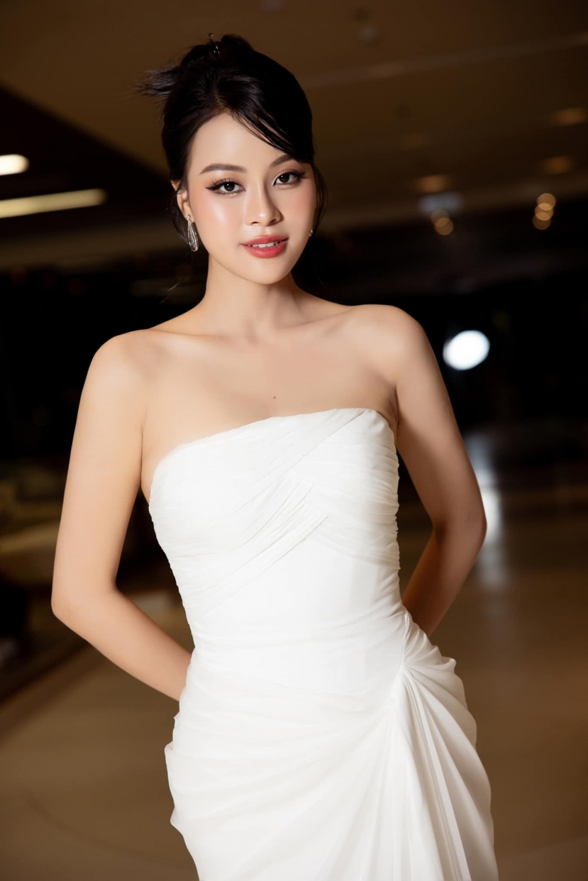 Đào Hiền hoạt động 'nhỏ giọt' sau đăng quang Đào Hiền hoạt động 'nhỏ giọt' sau đăng quang