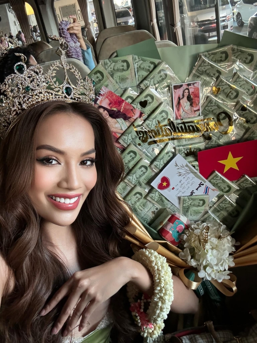 Bỏ theo dõi Thùy Tiên, ông Nawat làm điều đặc biệt cho 1 nàng hậu Việt Nam: Chủ tịch có con cưng mới? - Ảnh 1 Bỏ theo dõi Thùy Tiên, ông Nawat làm điều đặc biệt cho 1 nàng hậu Việt Nam: Chủ tịch có con cưng mới? - Ảnh 1