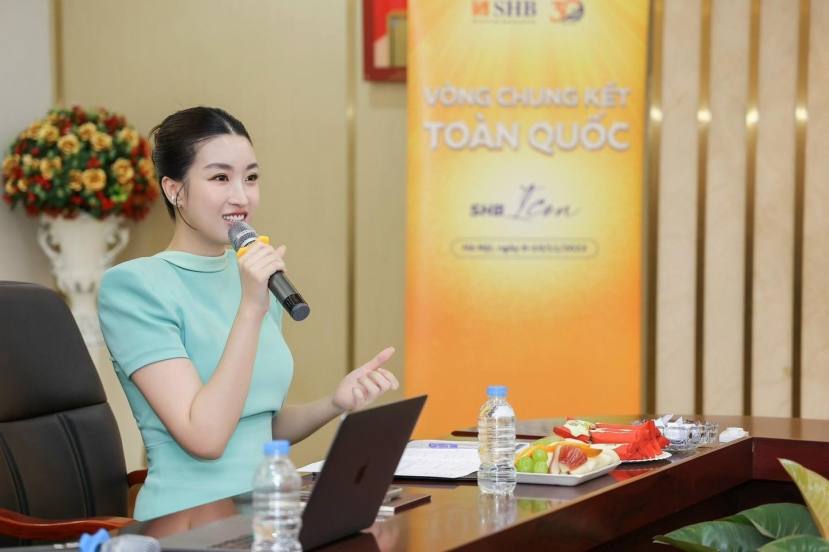Đỗ Mỹ Linh tiết lộ ông xã có thay đổi lớn, cuộc sống mẹ bỉm thế nào: Bao giờ tái xuất? - Ảnh 1 Đỗ Mỹ Linh tiết lộ ông xã có thay đổi lớn, cuộc sống mẹ bỉm thế nào: Bao giờ tái xuất? - Ảnh 1