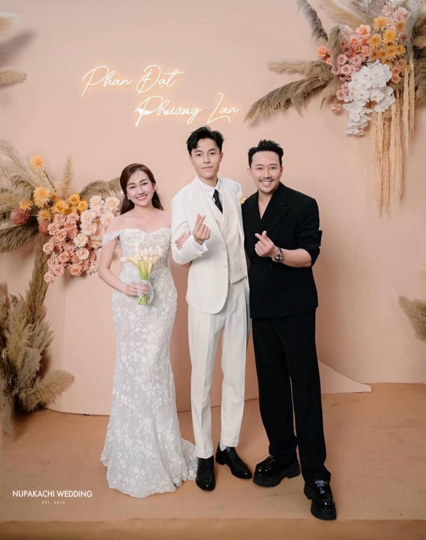 Trấn Thành xuất hiện tại đám cưới Phương Lan hôm 20/11 Trấn Thành xuất hiện tại đám cưới Phương Lan hôm 20/11