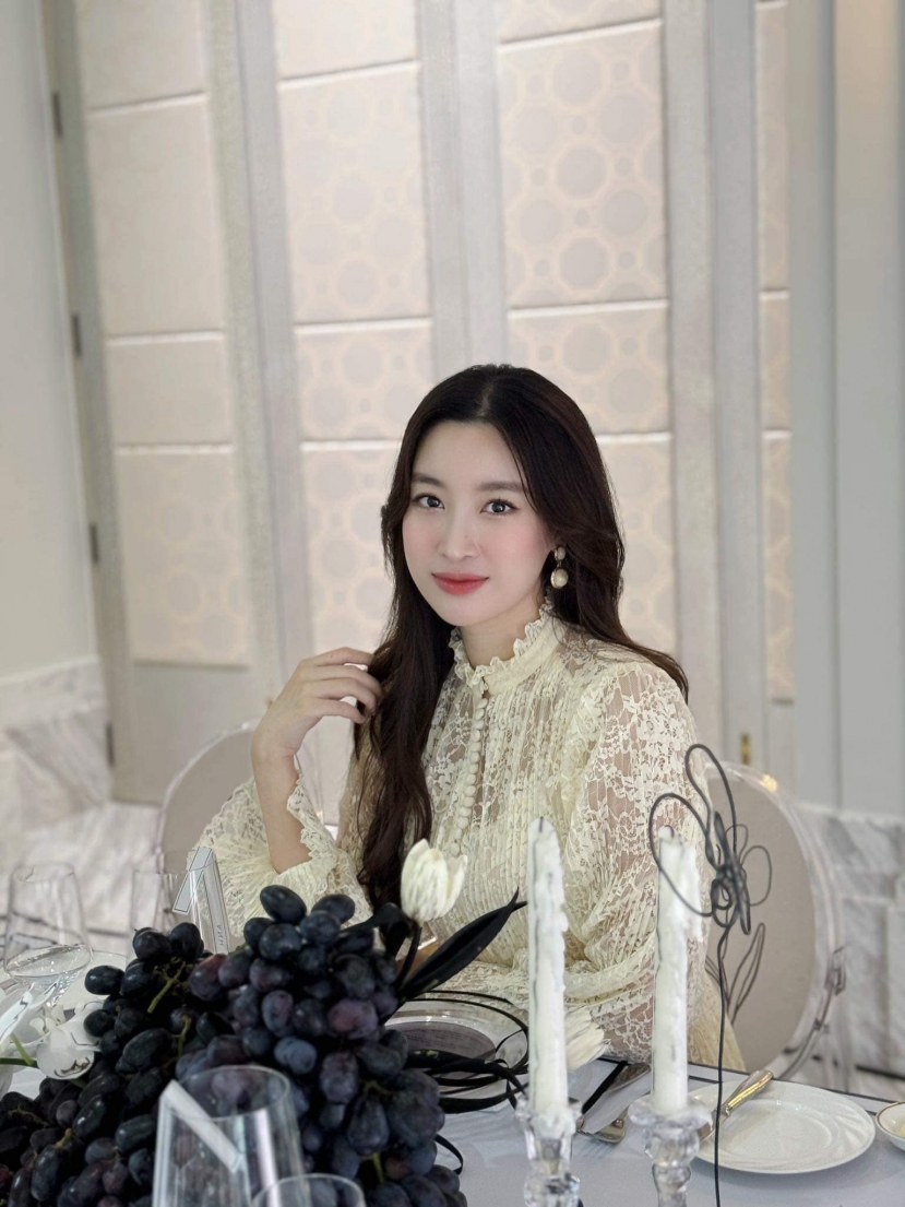 Đỗ Mỹ Linh chuộng đồ đơn giản, thanh lịch Đỗ Mỹ Linh chuộng đồ đơn giản, thanh lịch