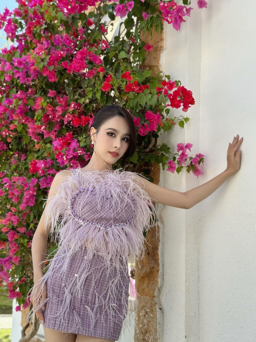Ngọc Hằng cho thấy sự đầu tư và chỉn chu về vấn đề ăn mặc Ngọc Hằng cho thấy sự đầu tư và chỉn chu về vấn đề ăn mặc