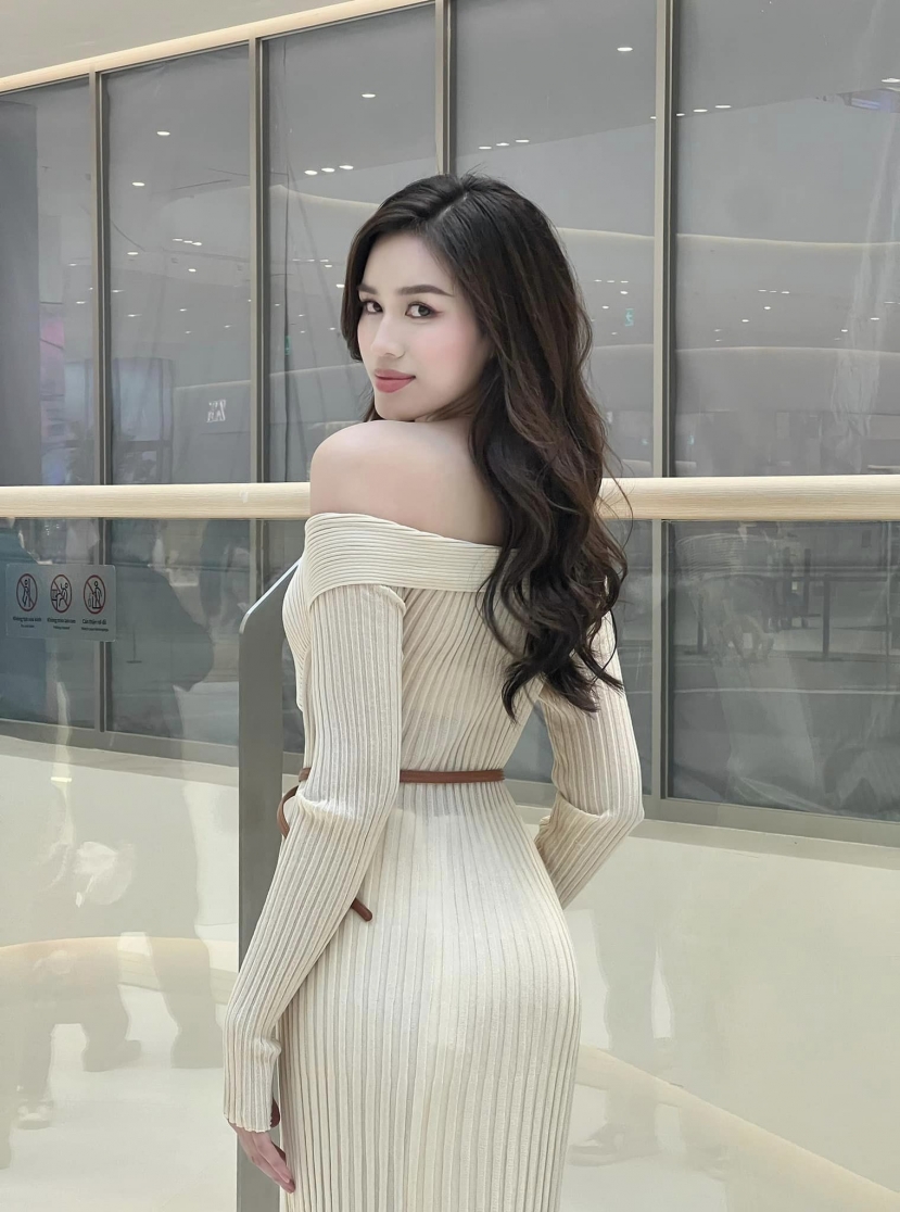 Đỗ Thị Hà hướng đến hình tượng trưởng thành sau khi lấn sân sang lĩnh vực kinh doanh Đỗ Thị Hà hướng đến hình tượng trưởng thành sau khi lấn sân sang lĩnh vực kinh doanh
