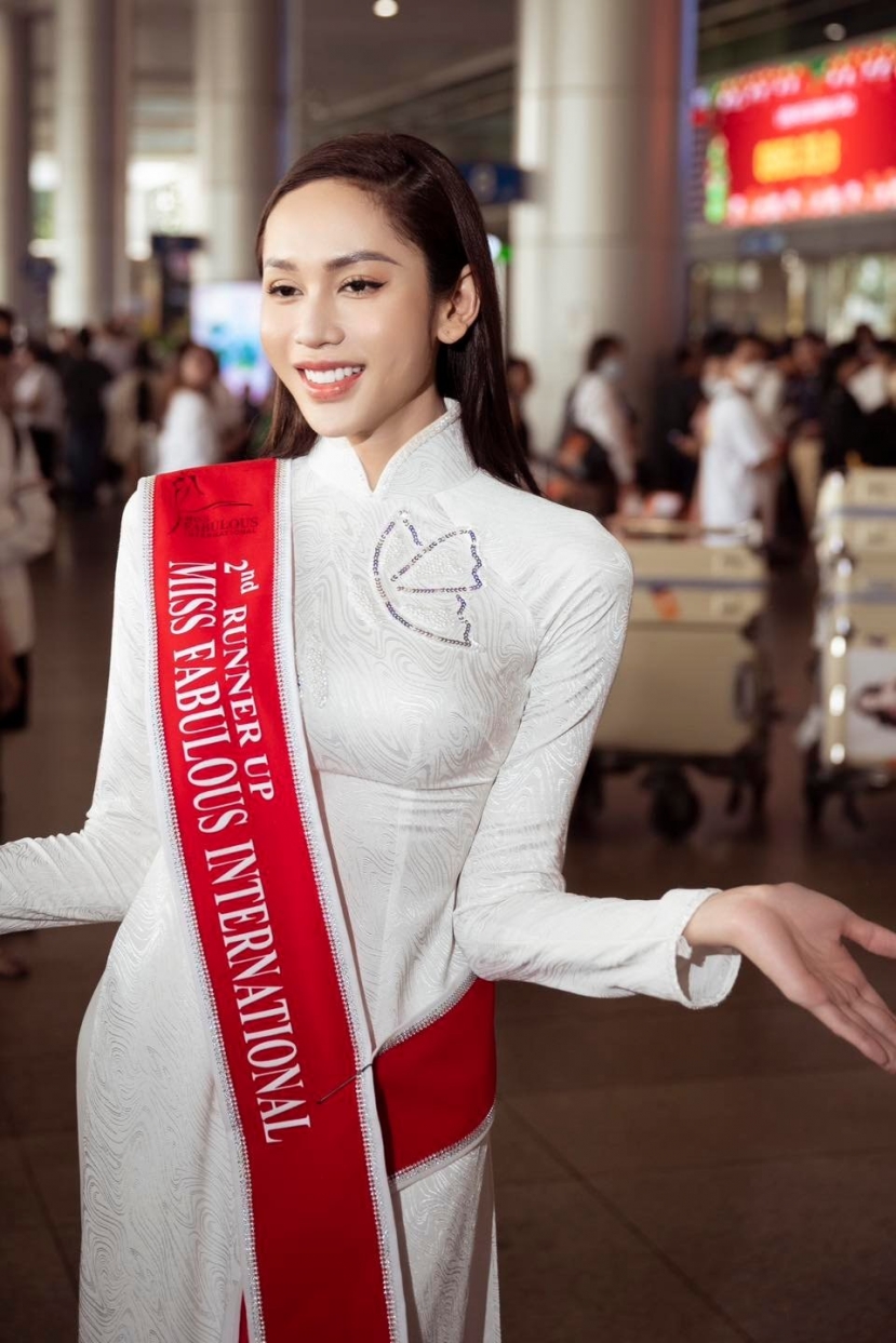 Lương Mỹ Kỳ về nước rình rang, fan sắc đẹp so sánh với Bùi Quỳnh Hoa vì lý do này - Ảnh 1 Lương Mỹ Kỳ về nước rình rang, fan sắc đẹp so sánh với Bùi Quỳnh Hoa vì lý do này - Ảnh 1