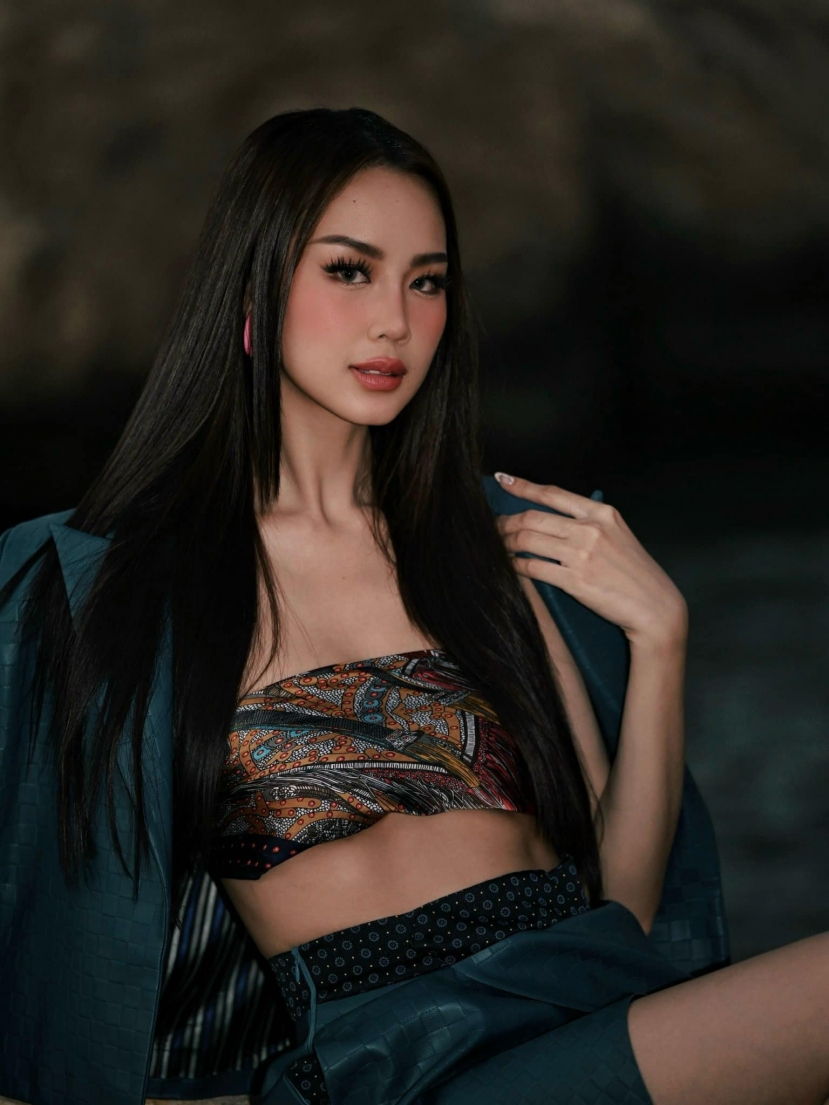 Thần thái ngút ngàn khiến fan khó rời mắt Thần thái ngút ngàn khiến fan khó rời mắt