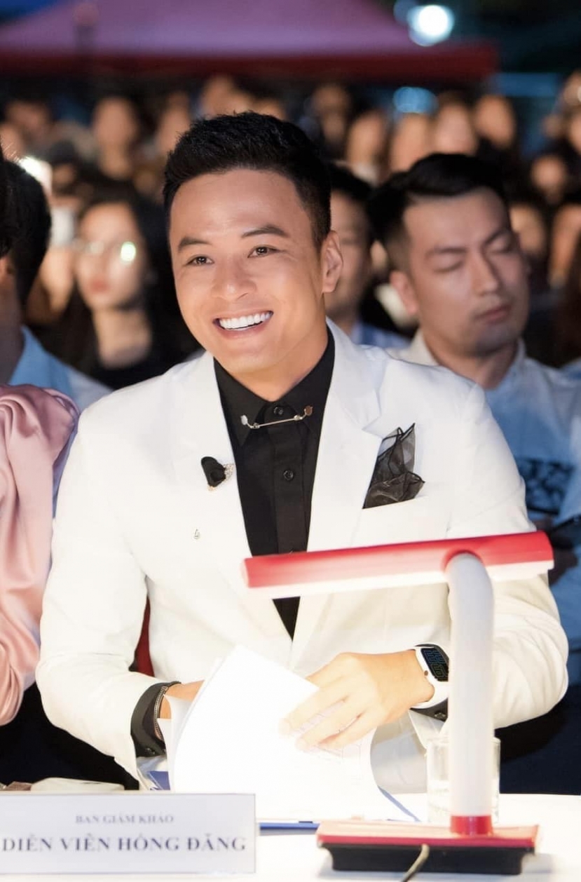 Ở ngưỡng tuổi tứ tuần, Hồng Đăng duy trì diện mạo trẻ trung, điển trai Ở ngưỡng tuổi tứ tuần, Hồng Đăng duy trì diện mạo trẻ trung, điển trai